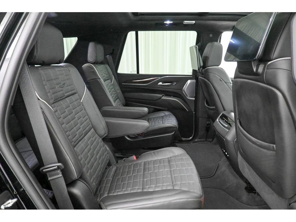 Certified 2024 Cadillac Escalade Sport Platinum w/ LPO, ONYX Package image 18