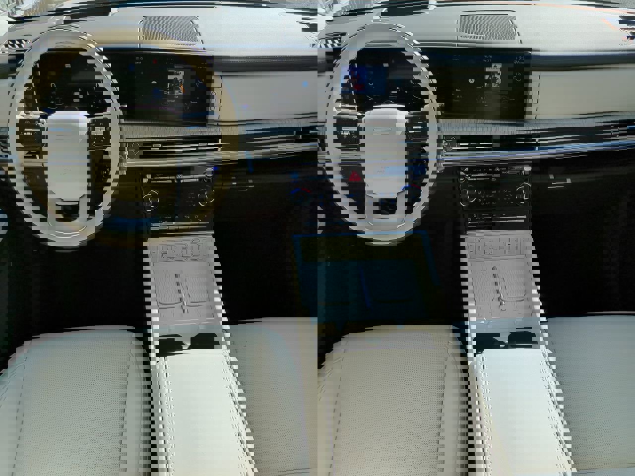 Used 2025 Hyundai Santa Fe Calligraphy image 14