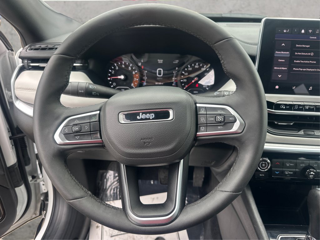 Used 2025 Jeep Compass Limited AWD/4WD image 27