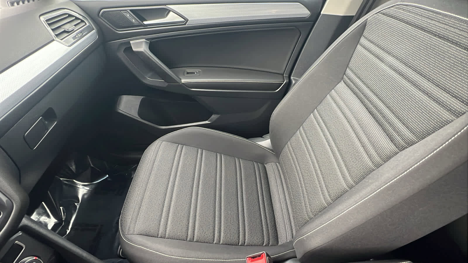 Certified 2022 Volkswagen Tiguan S image 12