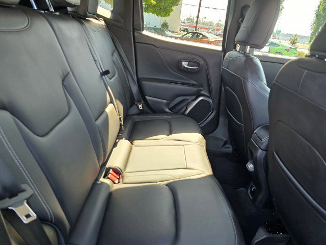 Used 2018 Jeep Renegade Limited image 17