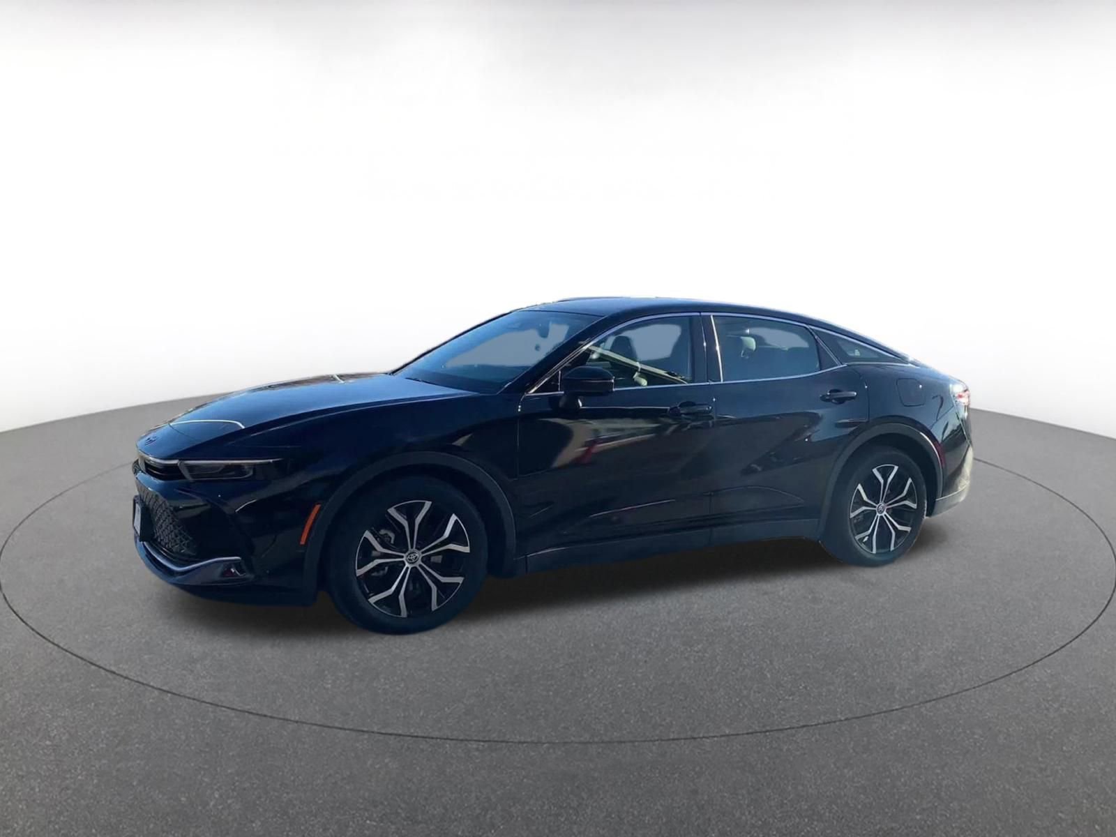 Used 2025 Toyota Crown XLE image 8