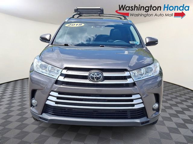 Used 2018 Toyota Highlander XLE AWD/4WD image 2