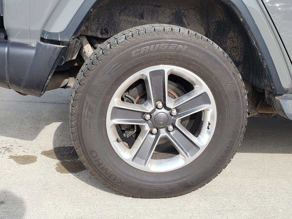 Used 2018 Jeep Wrangler Unlimited Sahara w/ Cold Weather Group image 44