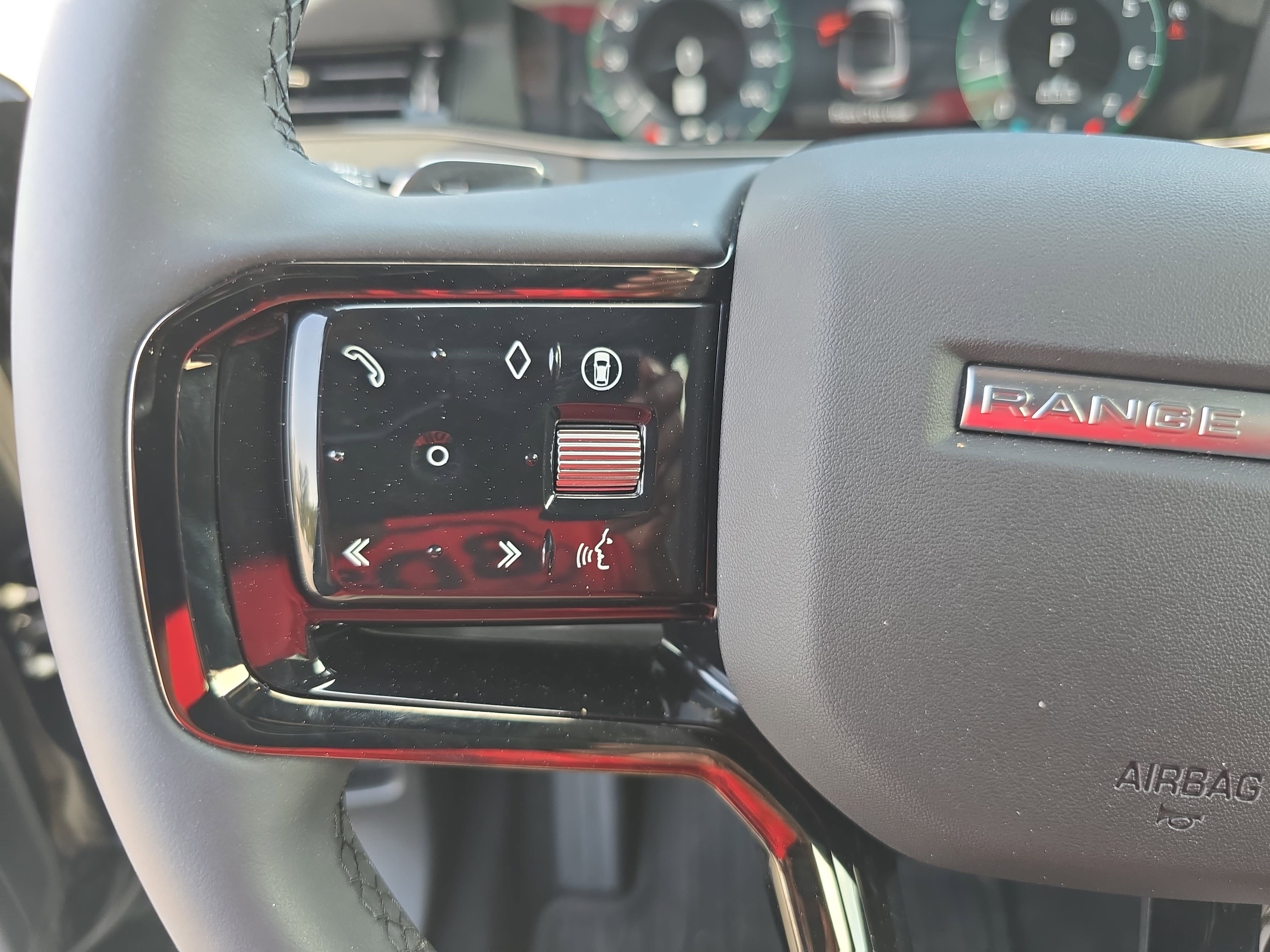 Used 2024 Land Rover Range Rover Evoque Dynamic SE image 16