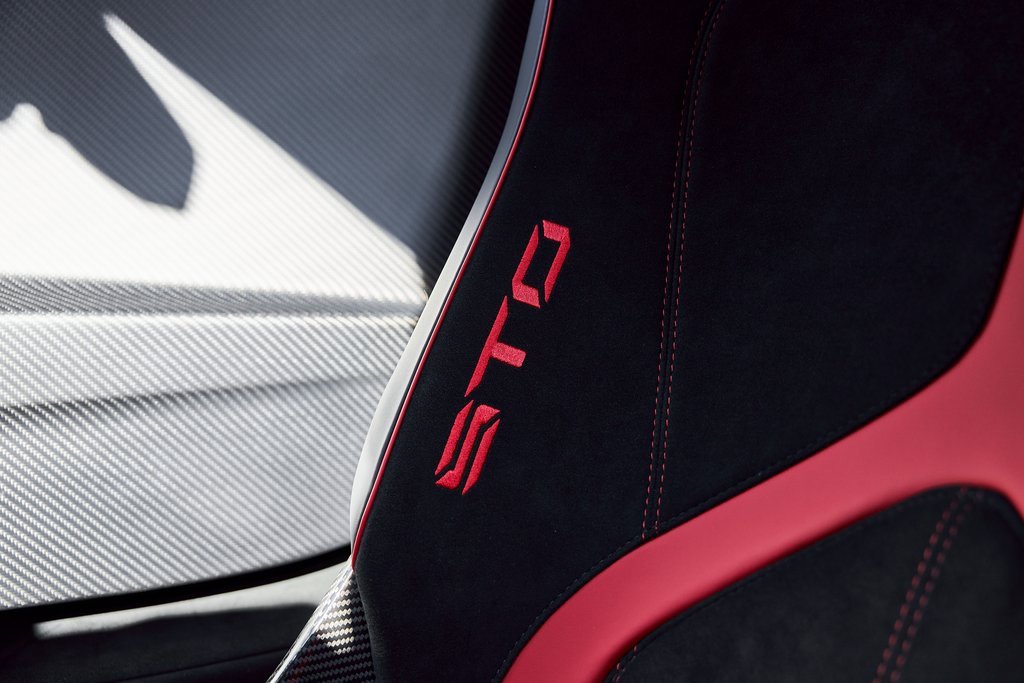 Used 2024 Lamborghini Huracan STO image 49