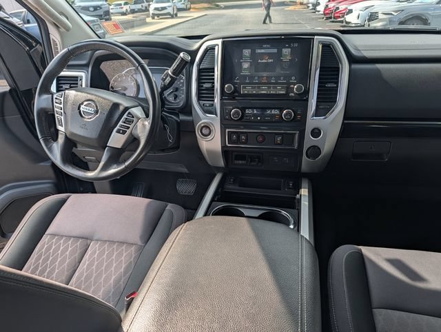 Used 2020 Nissan Titan SV w/ SV Convenience Package RWD image 24