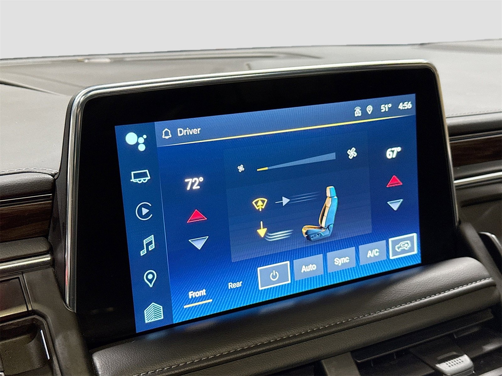 Used 2023 Chevrolet Suburban Z71 w/ Luxury Package image 16