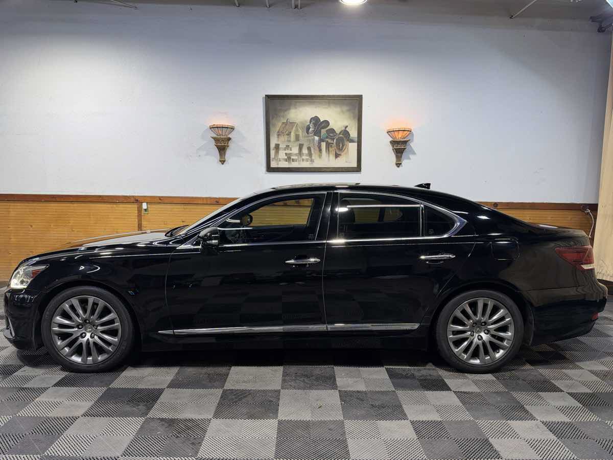 Used 2014 Lexus LS 460 w/ Comfort Package RWD image 2