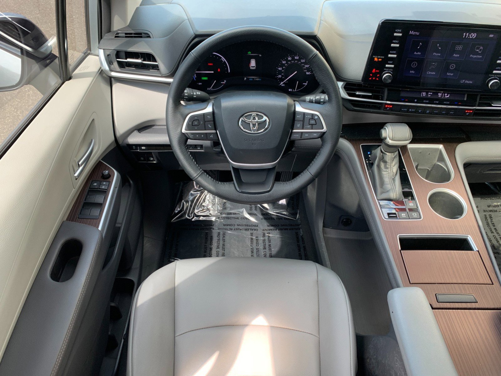 Used 2022 Toyota Sienna XLE AWD/4WD image 24