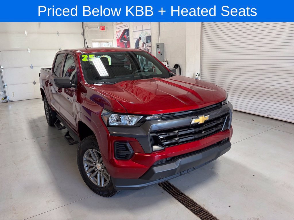 Used 2025 Chevrolet Colorado LT AWD/4WD image 2
