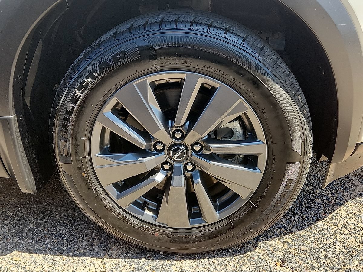 Used 2024 Nissan Pathfinder SV FWD image 5
