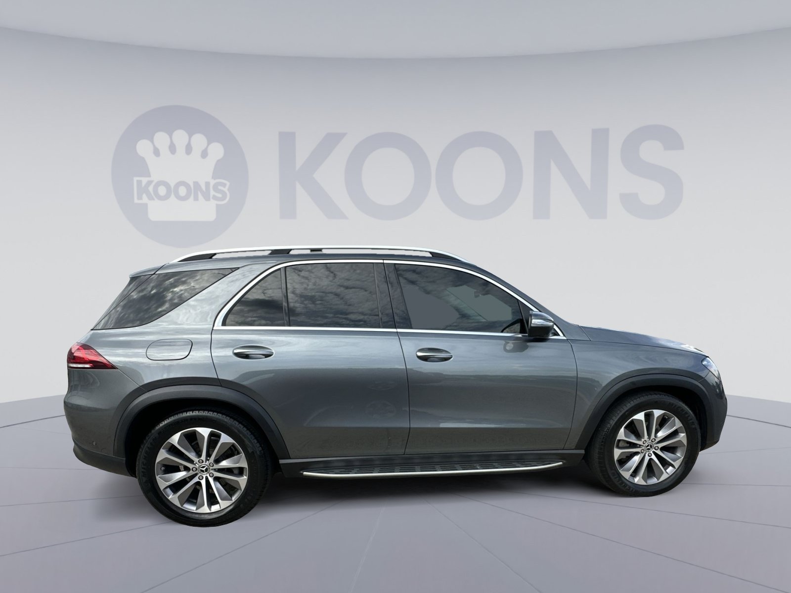 Used 2022 Mercedes-Benz GLE 350 4MATIC w/ Premium Package image 17