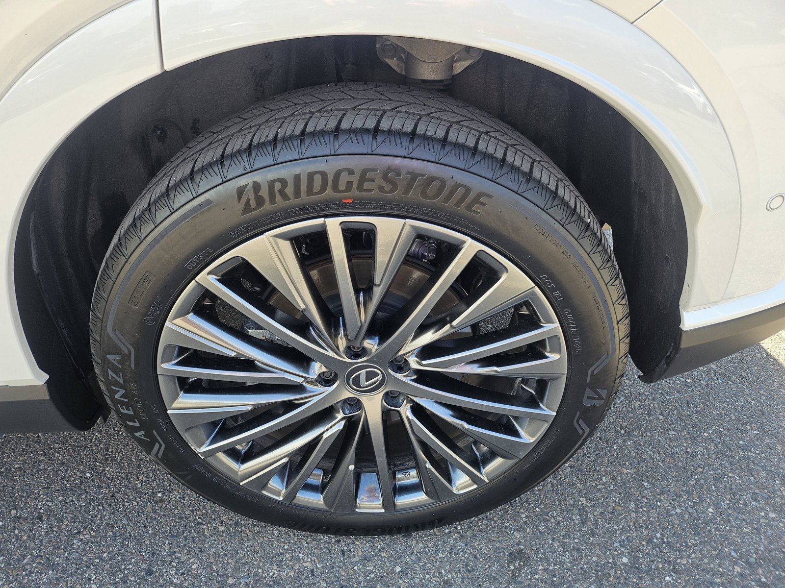 Used 2025 Lexus RX 450h AWD w/ Convenience Package image 17