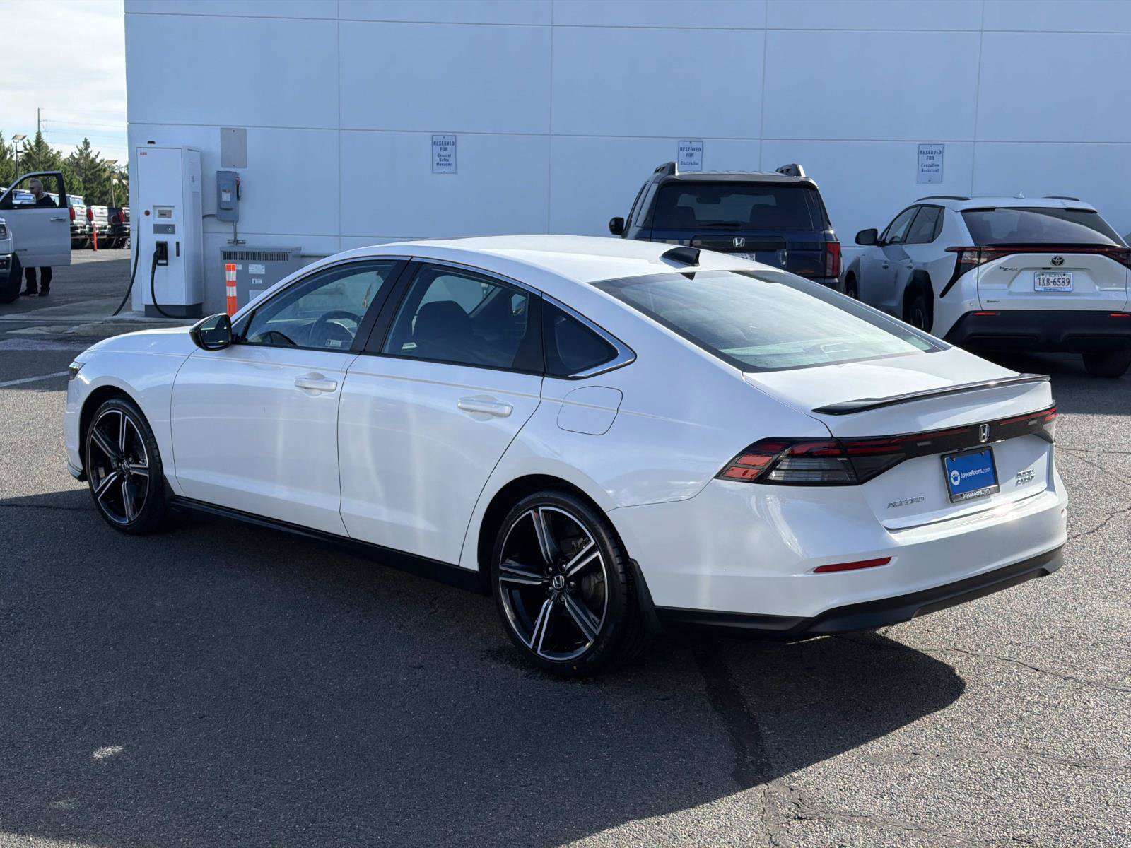 Used 2023 Honda Accord Sport image 3