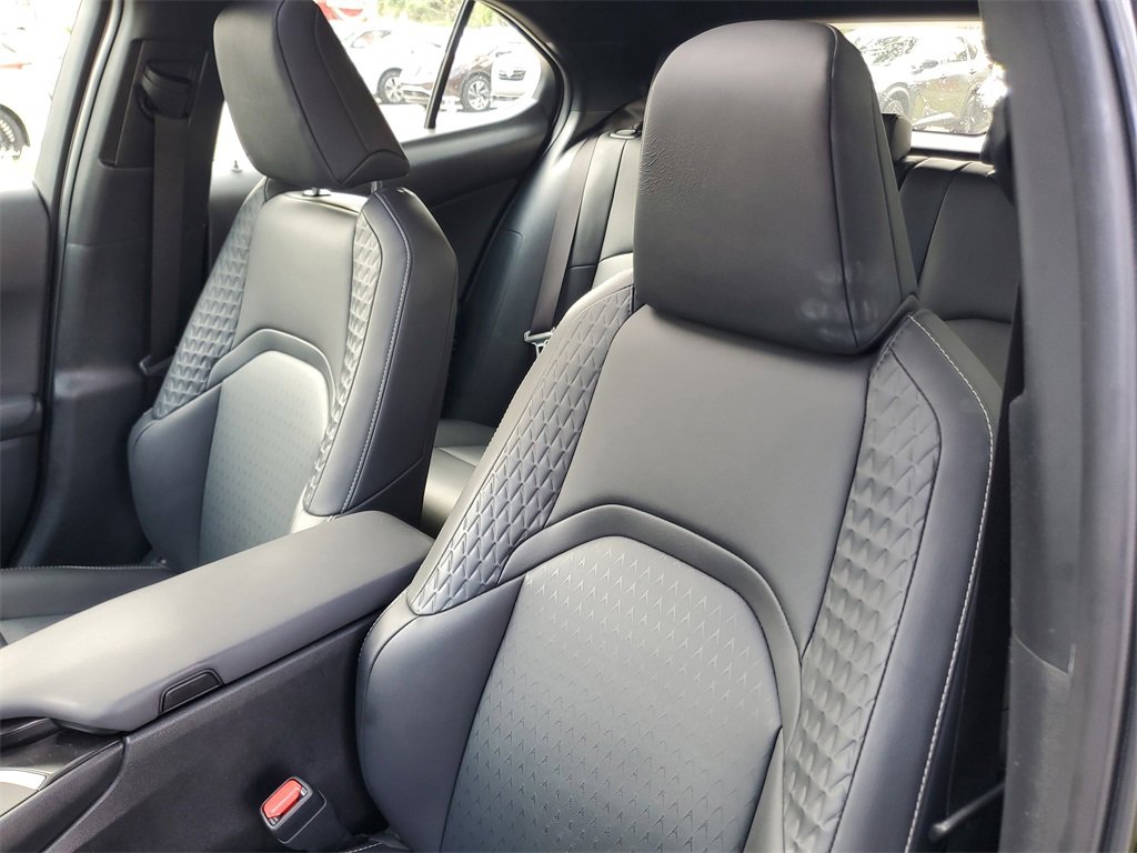Used 2019 Lexus UX 200 image 17