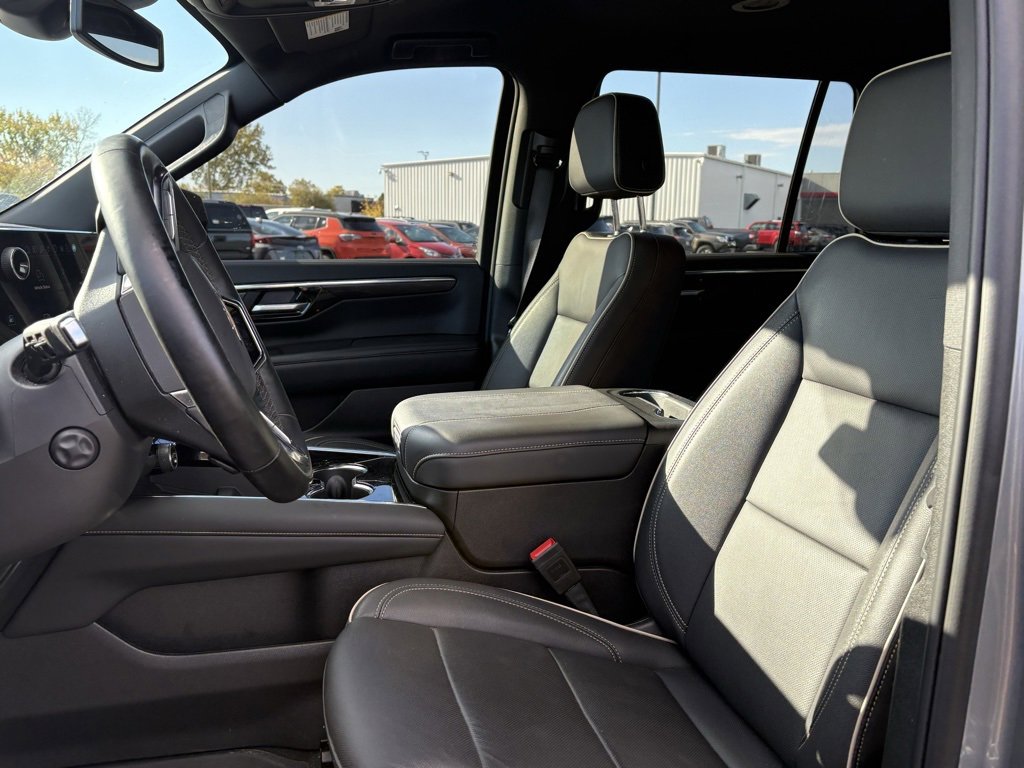 Used 2025 Chevrolet Tahoe Premier image 6