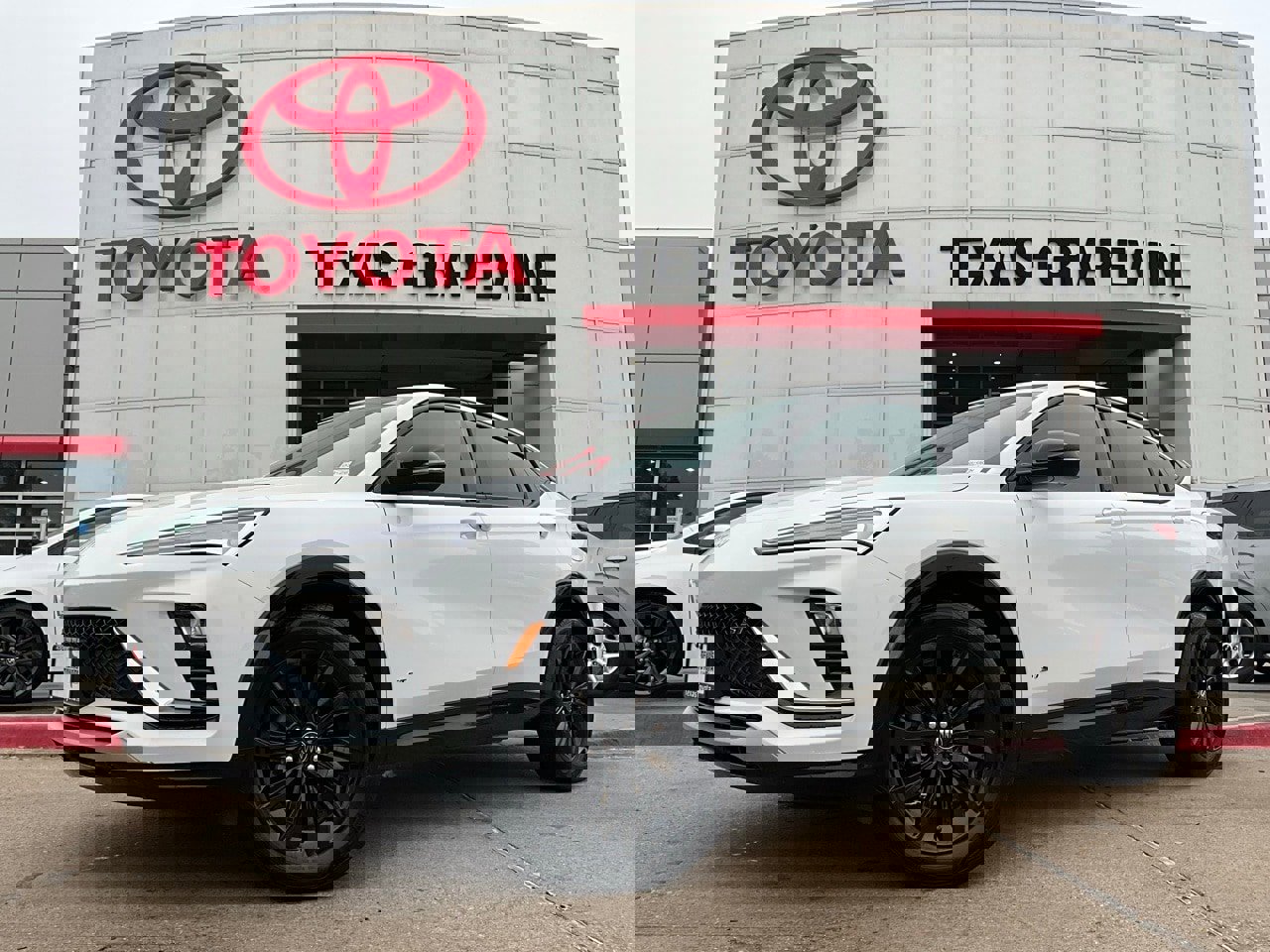 Used 2025 Buick Envista Sport Touring image 2