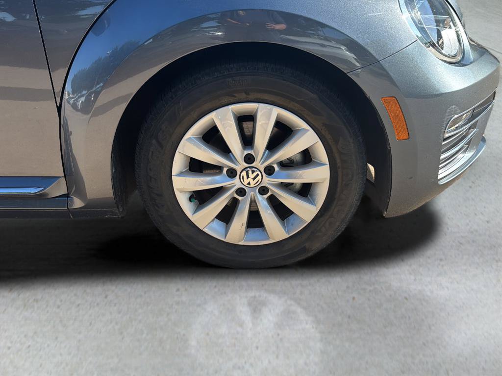 Used 2019 Volkswagen Beetle 2.0T S FWD image 9