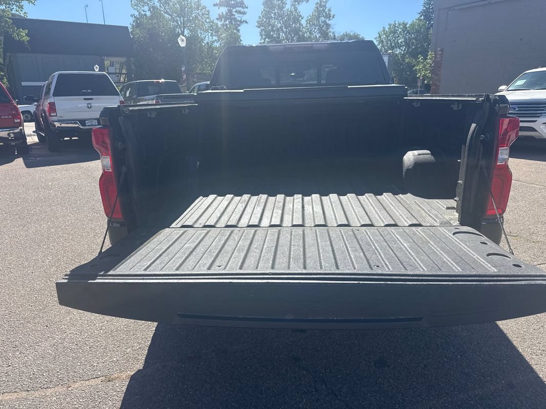 Used 2020 Chevrolet Silverado 1500 High Country w/ Technology Package AWD/4WD image 14