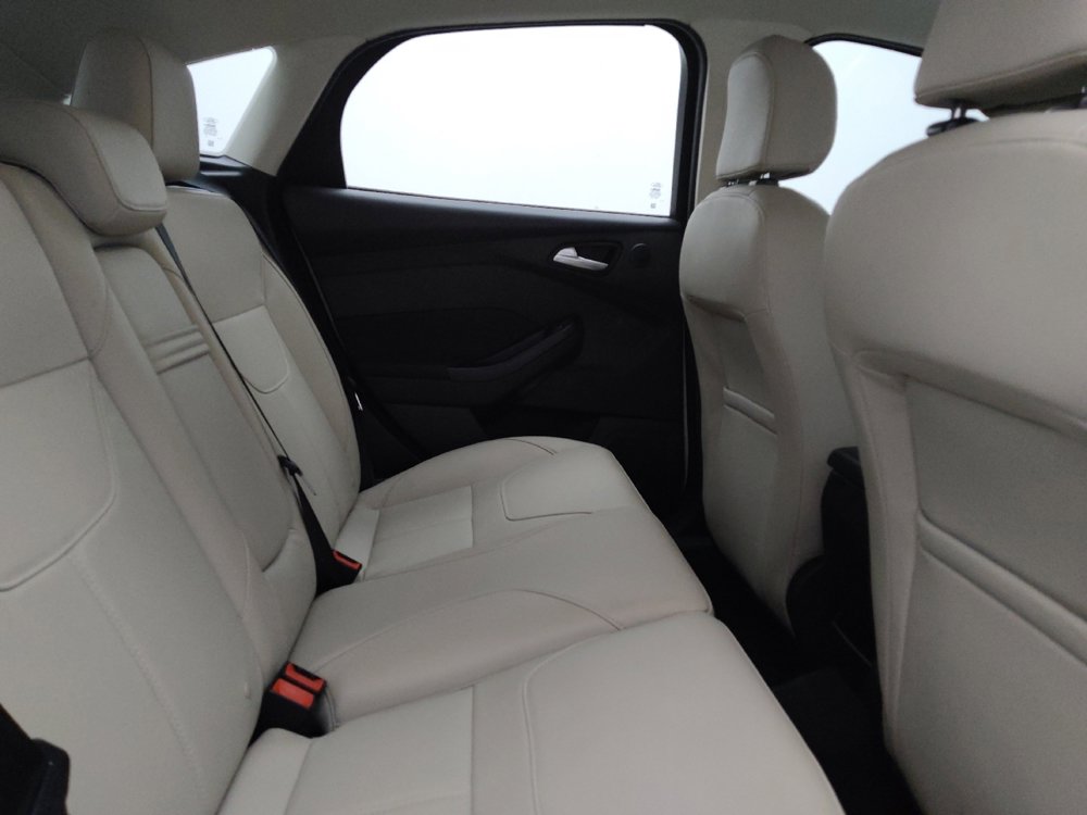 Used 2016 Ford Focus Titanium w/ Titanium Technology Package image 19