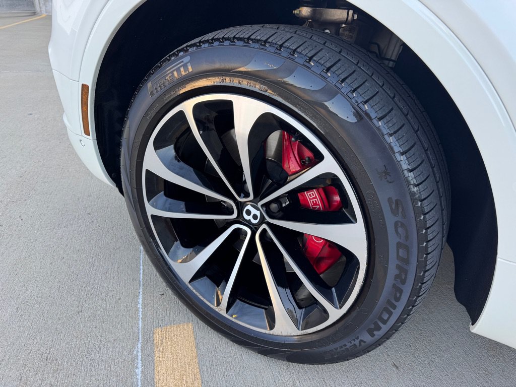 Used 2019 Bentley Bentayga AWD/4WD image 9