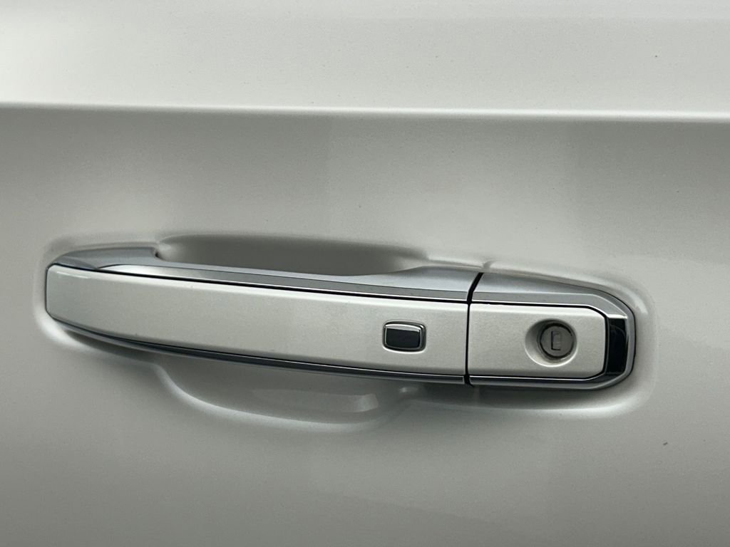 Used 2023 Chevrolet Tahoe High Country image 29