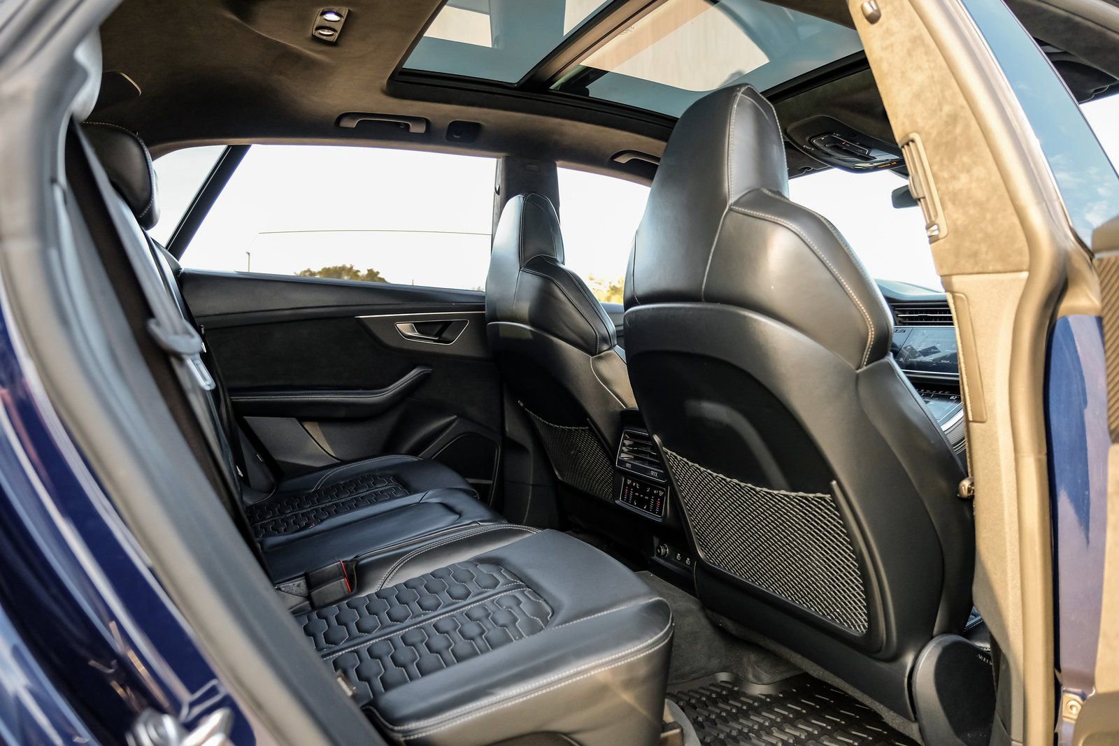 Used 2022 Audi RS Q8 4.0T image 48