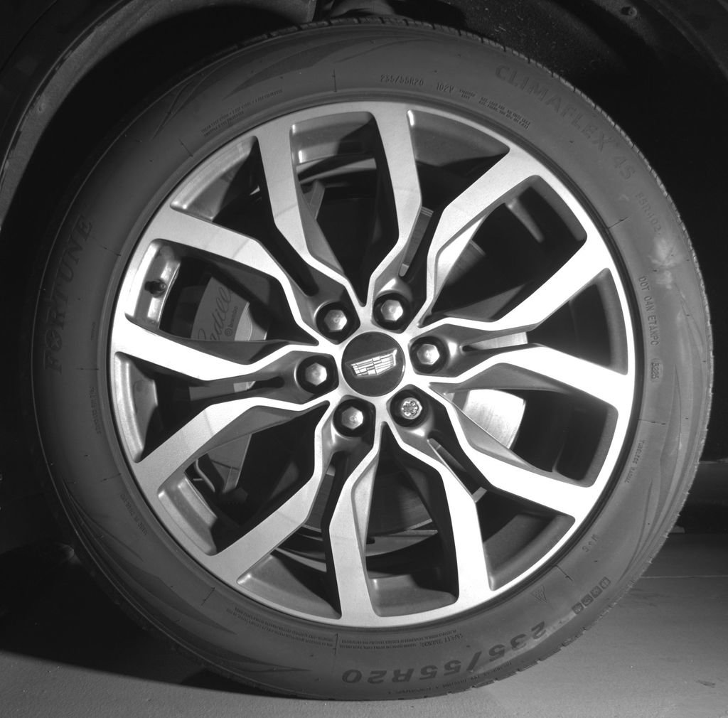 Certified 2025 Cadillac XT6 Sport w/ LPO, Floor Liner Package AWD/4WD image 9