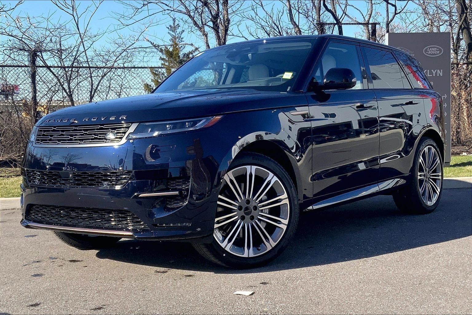 New 2026 Land Rover Range Rover Sport Dynamic SE