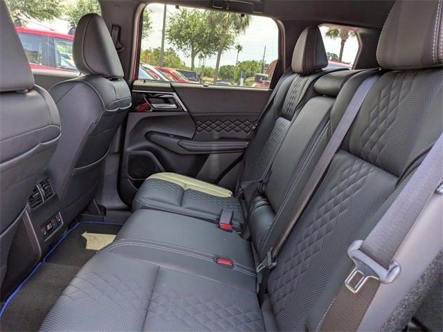 New 2025 Mitsubishi Outlander SEL Black Edition image 17