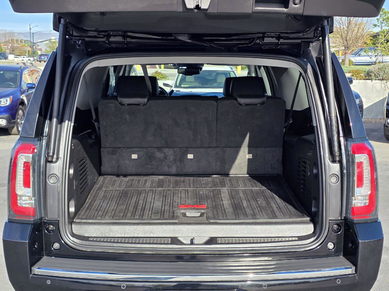 Used 2020 GMC Yukon XL Denali w/ Open Road Package AWD/4WD image 24