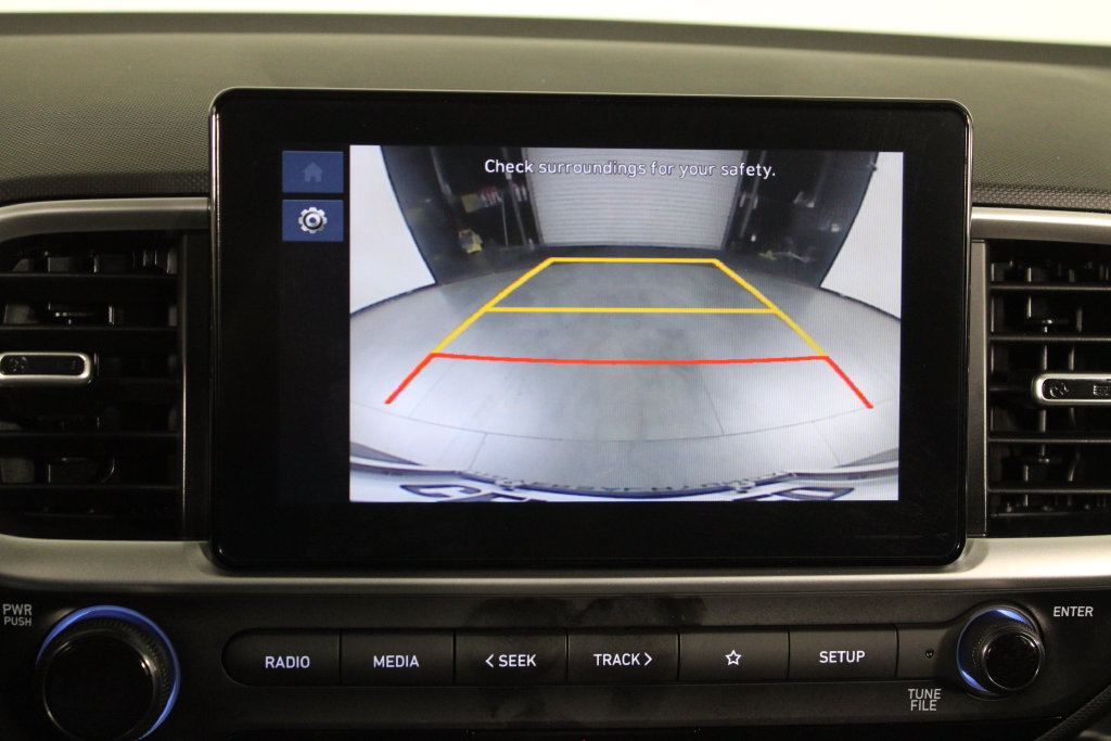 Certified 2025 Hyundai Venue SE FWD image 29
