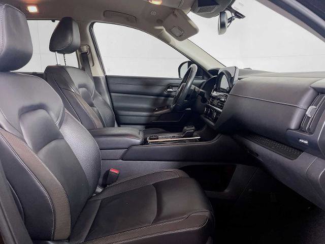 Certified 2022 Nissan Pathfinder SL w/ Lighting Package (N92) image 28