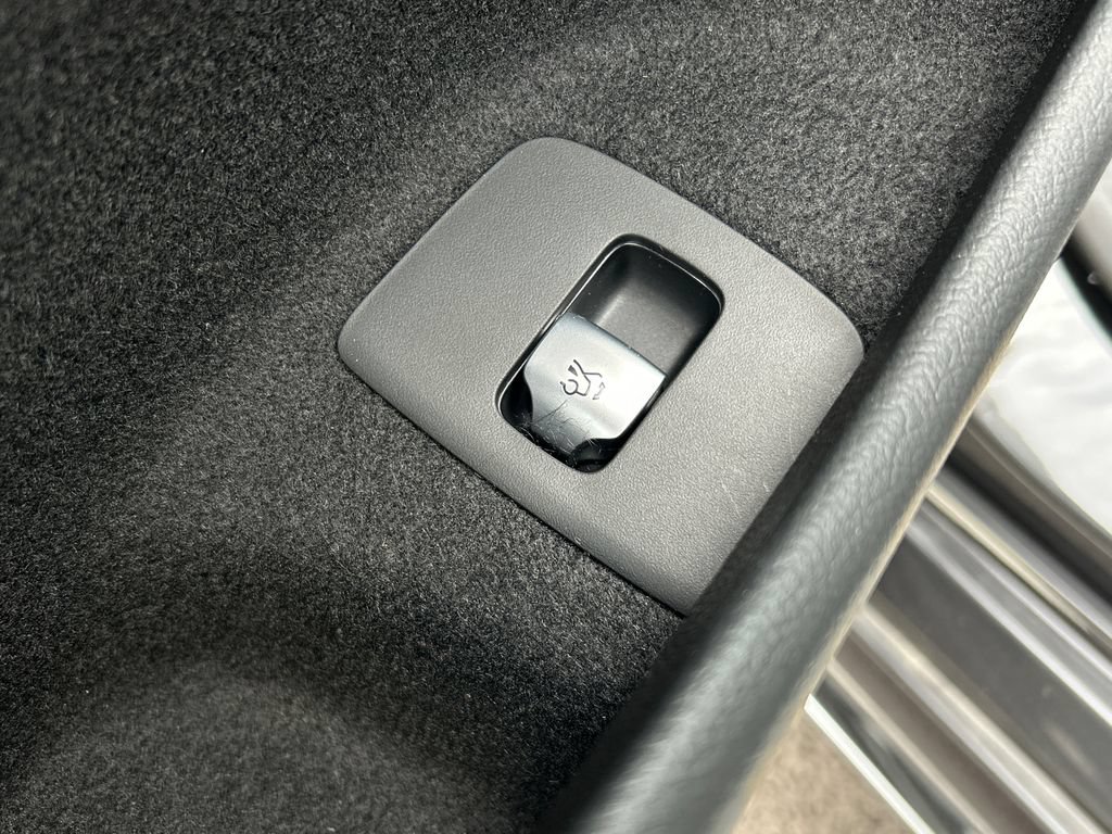 New 2026 Mercedes-Benz E 450 4MATIC Sedan image 13