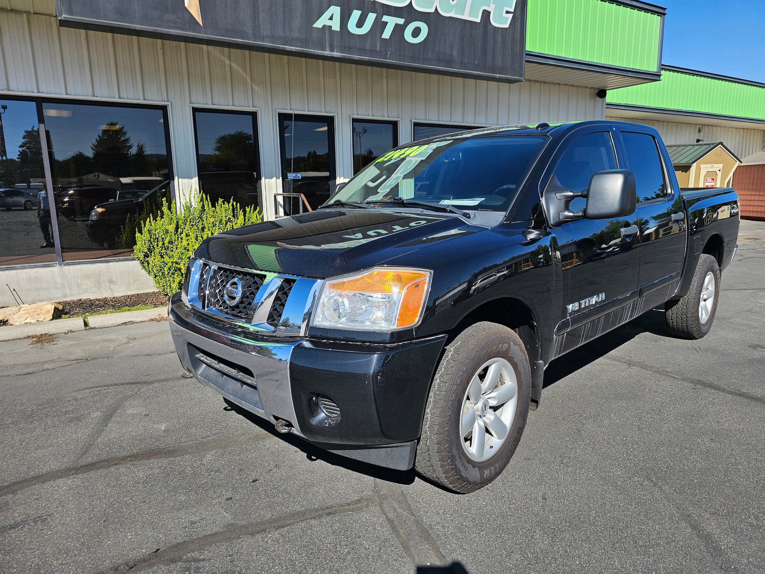 Used 2015 Nissan Titan PRO-4X AWD/4WD image 2