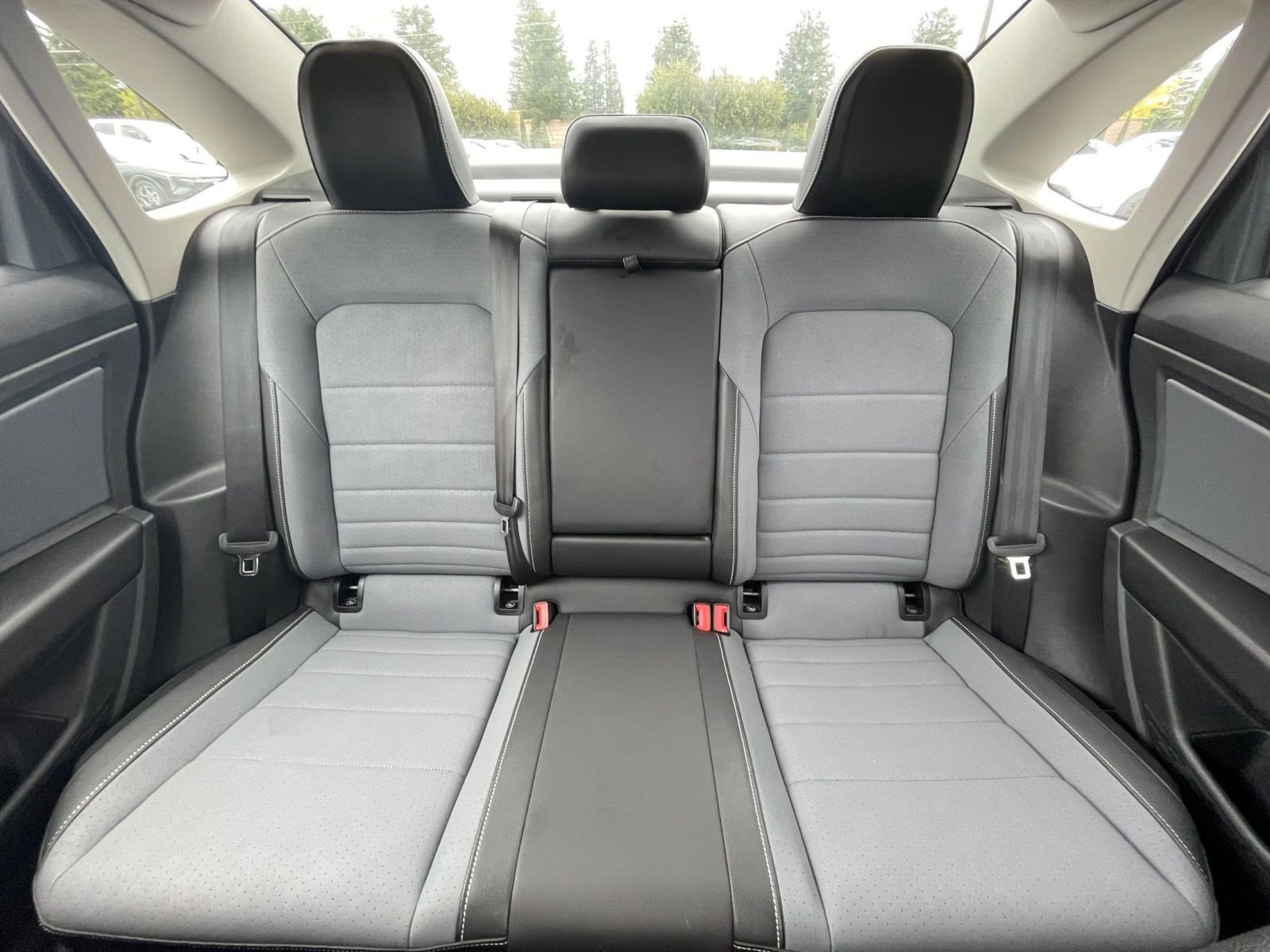 Used 2025 Volkswagen Jetta SE image 38