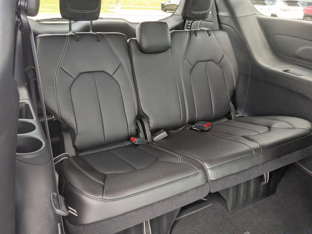 New 2026 Chrysler Pacifica Select FWD image 28