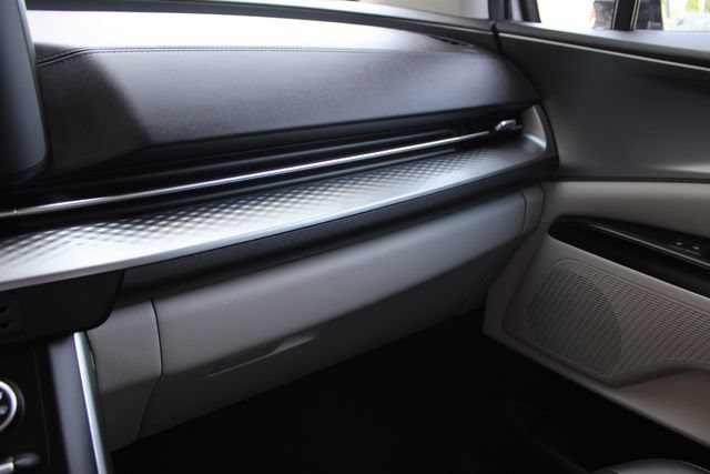 Used 2023 Kia Carnival LX FWD image 22
