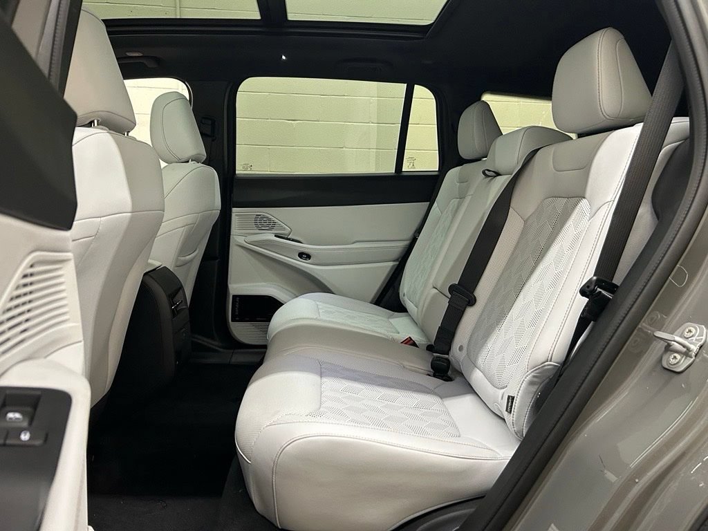New 2026 Jeep Cherokee Overland w/ Advanced Pro Tech Group AWD/4WD image 8