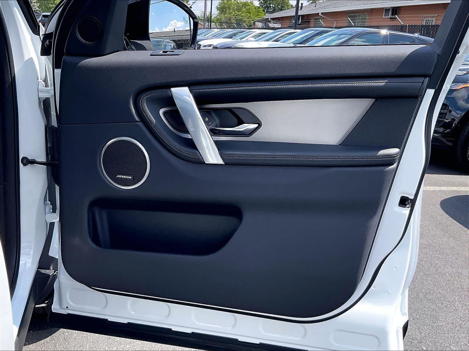 New 2026 Land Rover Discovery Sport Landmark AWD/4WD image 30