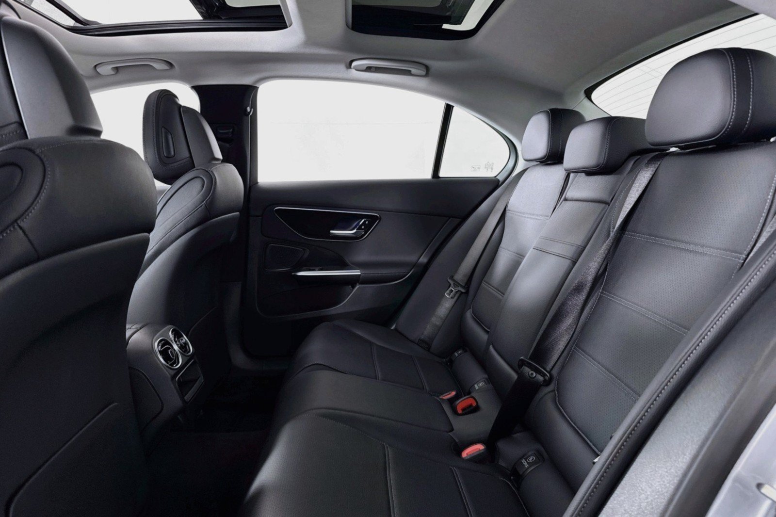 Certified 2026 Mercedes-Benz C 300 Sedan image 9
