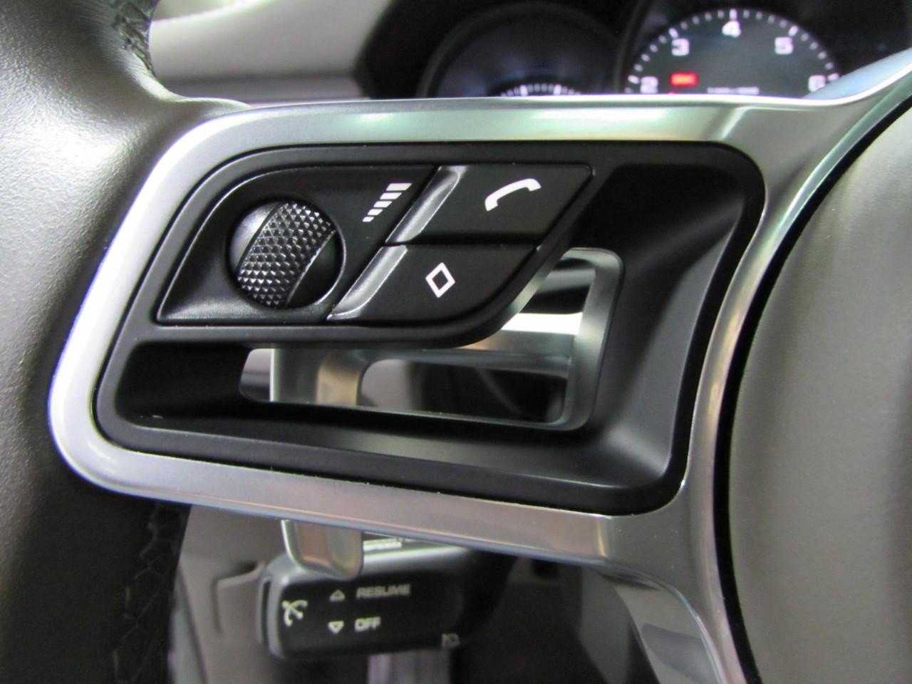Used 2021 Porsche Macan S AWD/4WD image 25