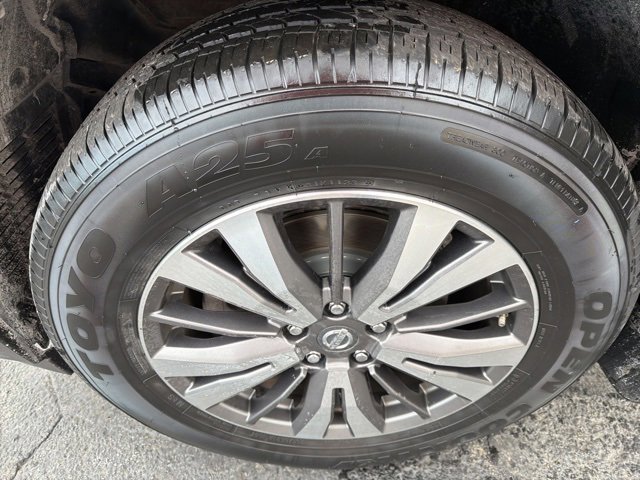 Used 2017 Nissan Pathfinder SV image 32