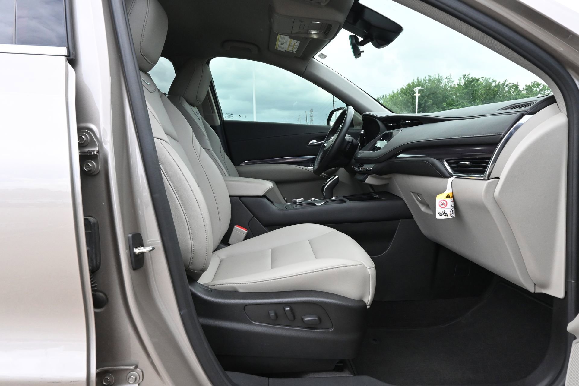 Certified 2023 Cadillac XT4 Luxury FWD image 26