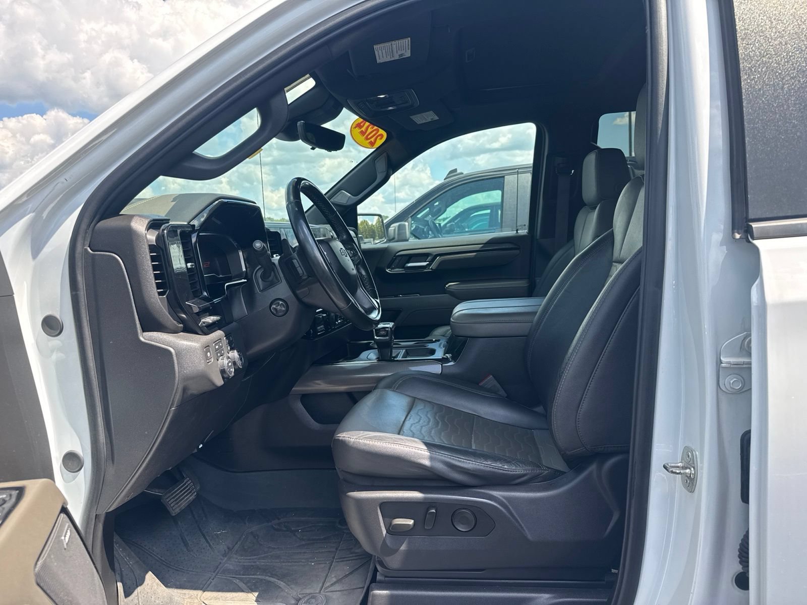 Used 2024 Chevrolet Silverado 1500 ZR2 w/ Technology Package AWD/4WD image 19