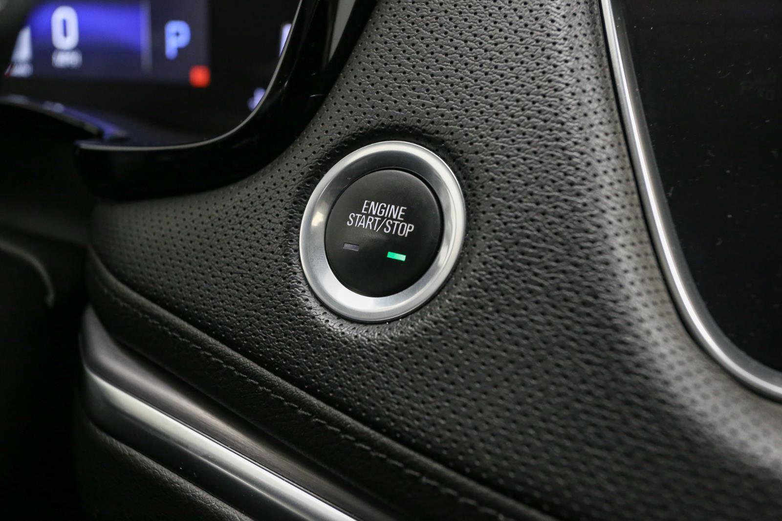 Used 2018 Cadillac XT5 Luxury w/ Driver Awareness Package image 37