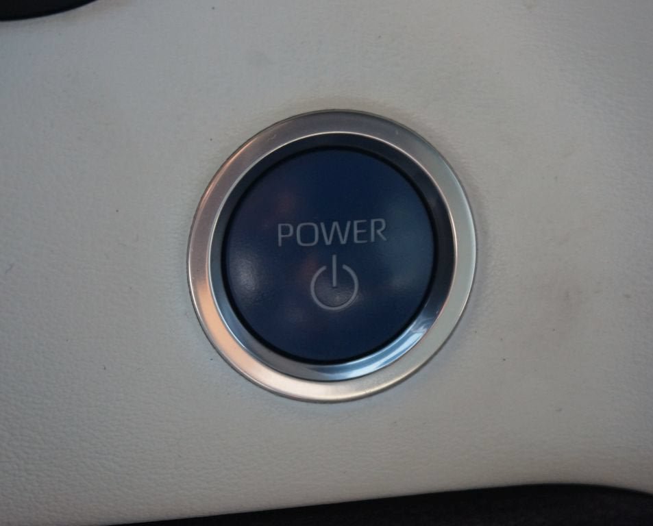 Used 2023 Toyota Sequoia Capstone AWD/4WD image 9