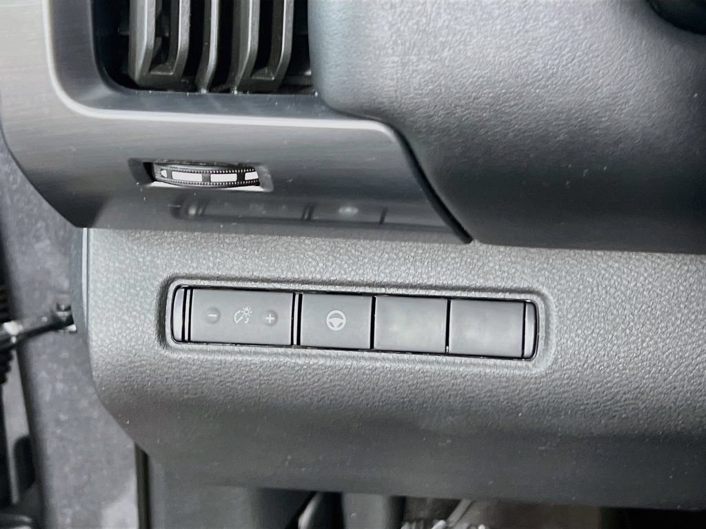 Used 2024 Nissan Pathfinder Rock Creek AWD/4WD image 9
