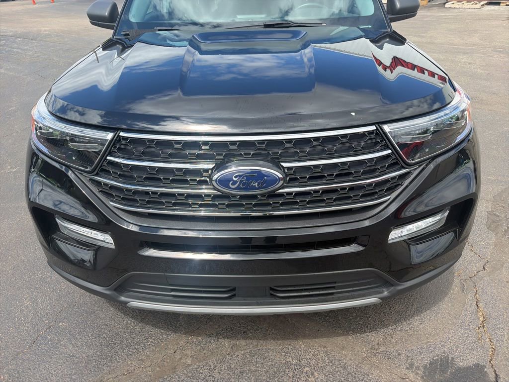 Used 2022 Ford Explorer XLT w/ Equipment Group 202A AWD/4WD image 10